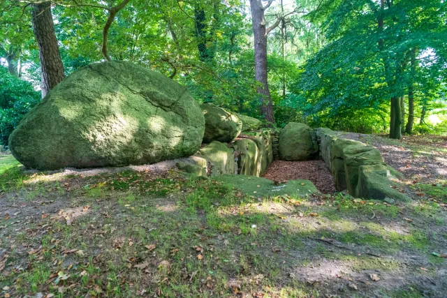 Large cairn at the Hünensteine near Werlte